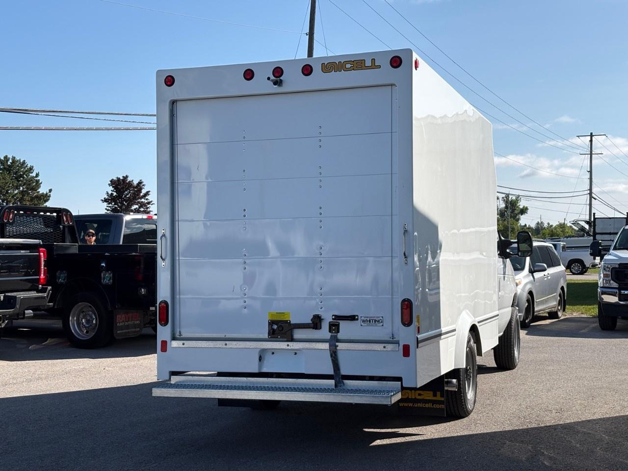 2027 Ford E-Series Cutaway E-350 SRW 138" WB Photo