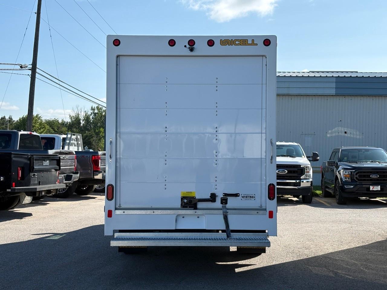 2027 Ford E-Series Cutaway E-350 SRW 138" WB Photo