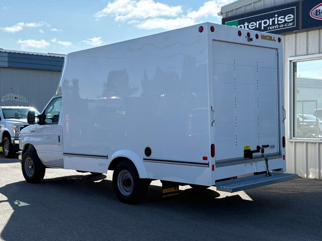 2027 Ford E-Series Cutaway E-350 SRW 138" WB Photo