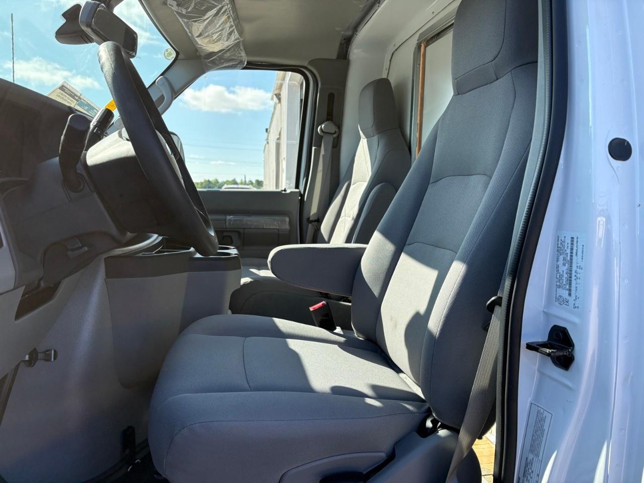 2027 Ford E-Series Cutaway E-350 SRW 138" WB Photo