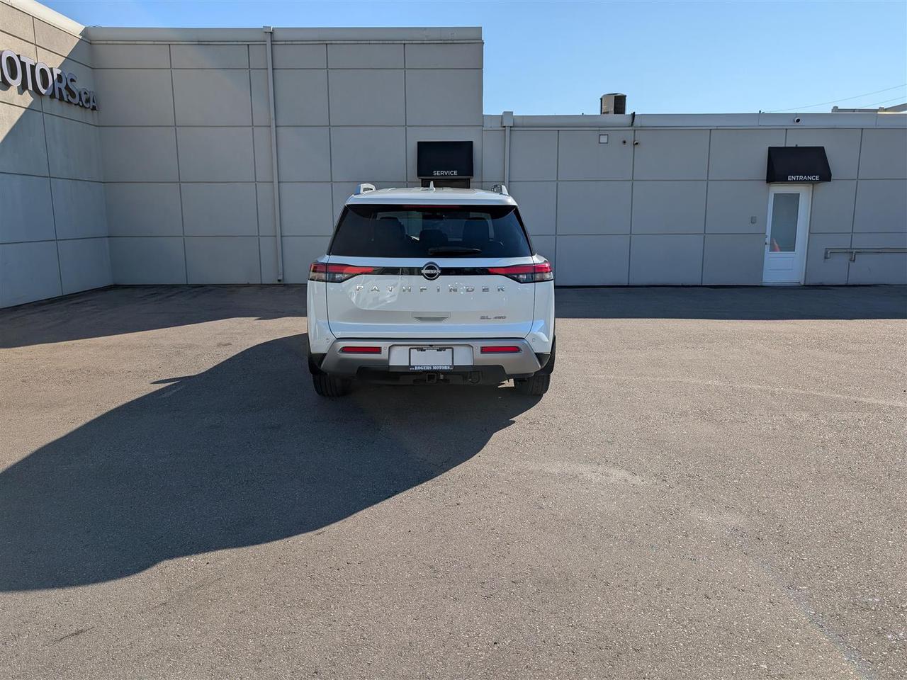 2024 Nissan Pathfinder SL 4WD - 8 PASS - PANO ROOF - NAVI - TECH FEATS Photo