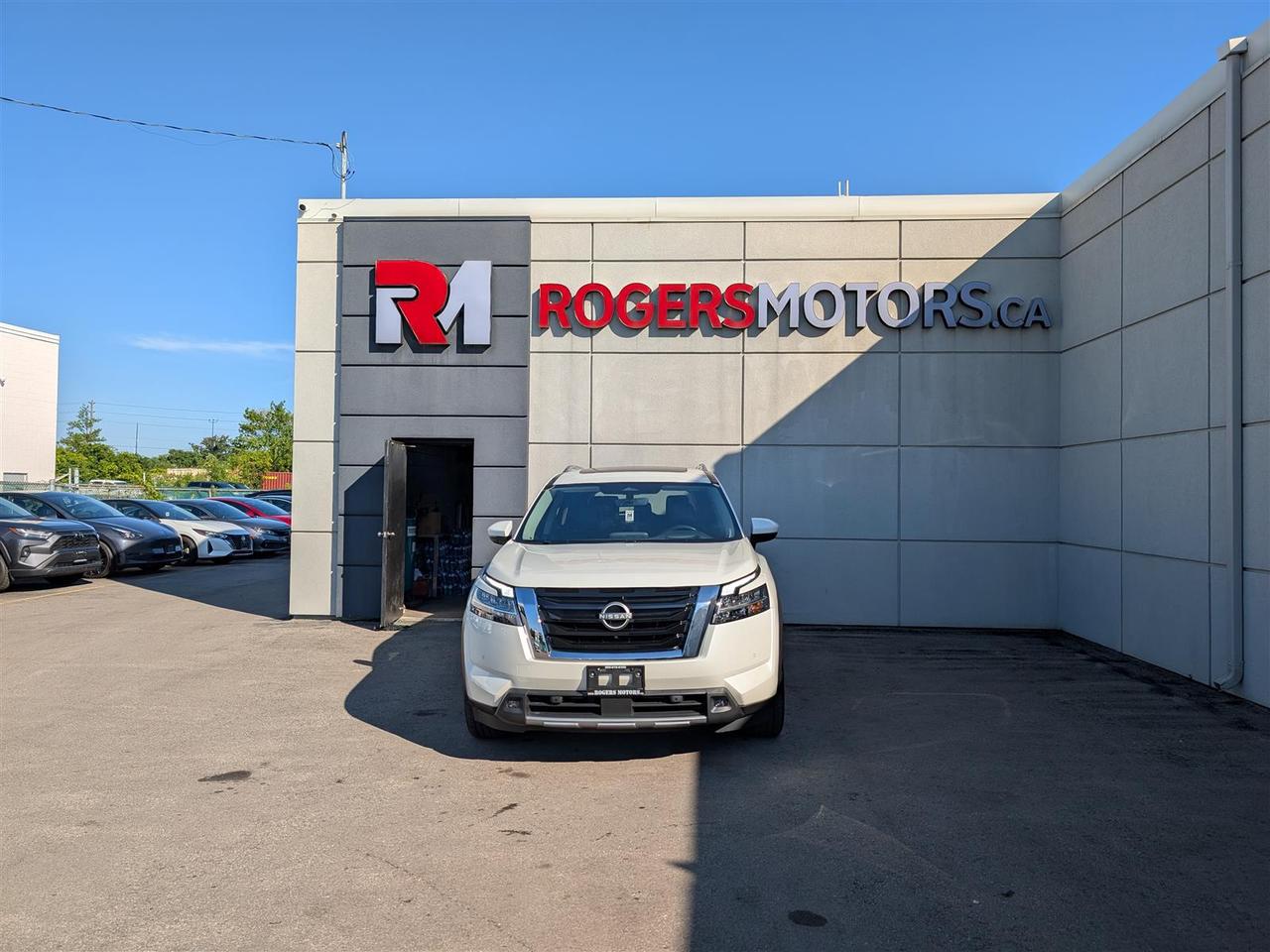 2024 Nissan Pathfinder SL 4WD - 8 PASS - PANO ROOF - NAVI - TECH FEATS Photo