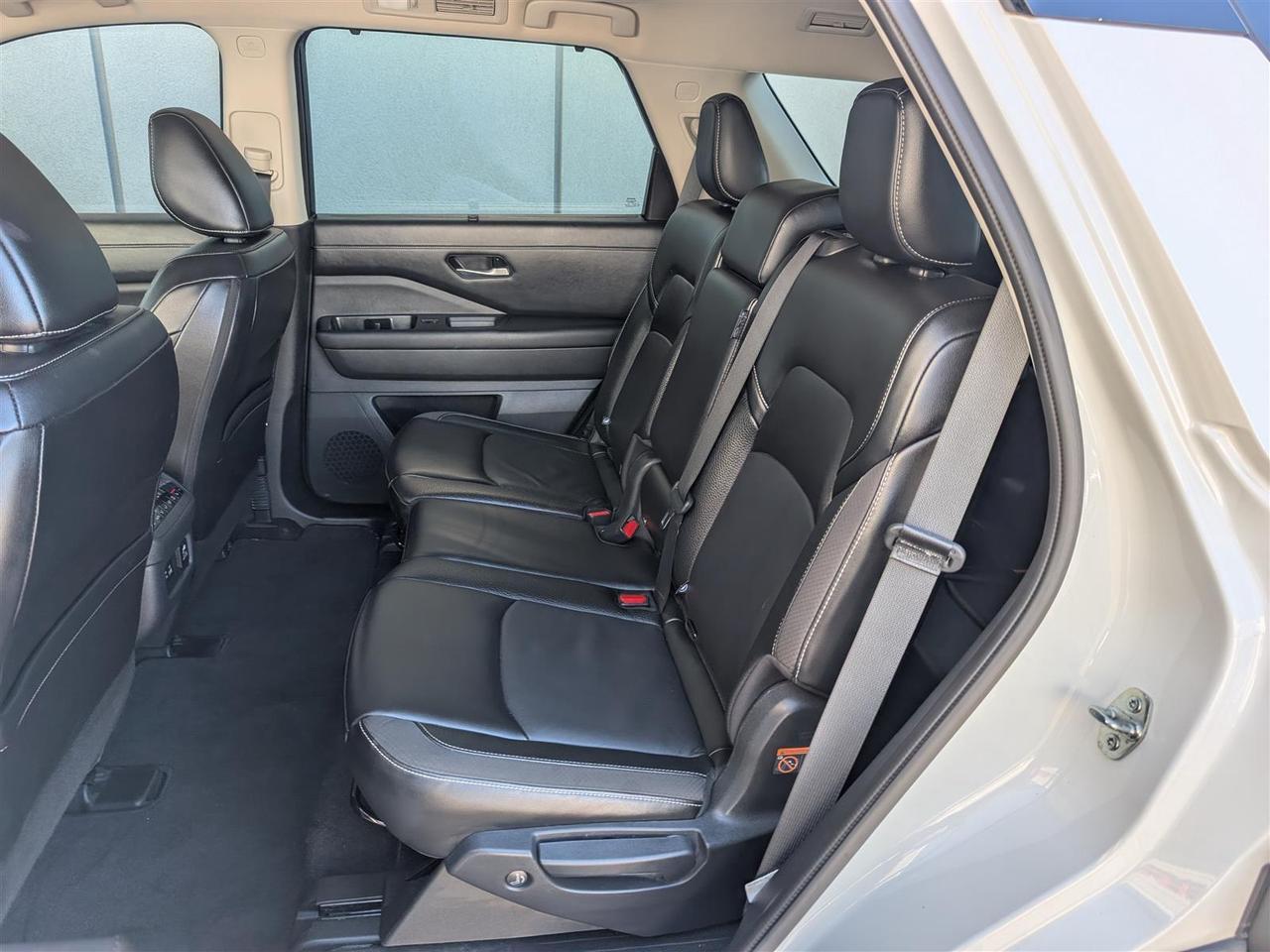 2024 Nissan Pathfinder SL 4WD - 8 PASS - PANO ROOF - NAVI - TECH FEATS Photo