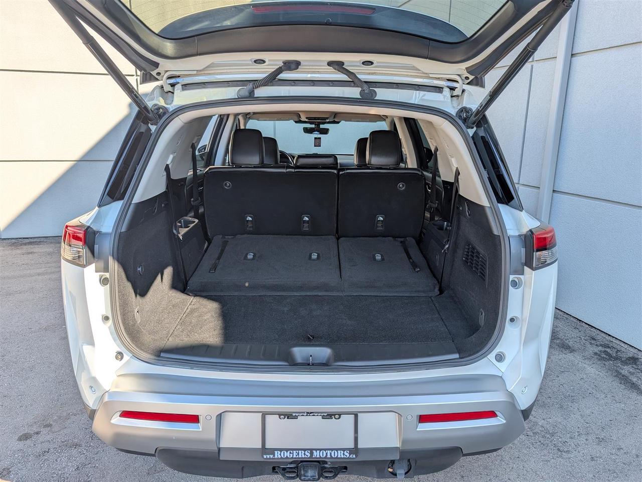 2024 Nissan Pathfinder SL 4WD - 8 PASS - PANO ROOF - NAVI - TECH FEATS Photo