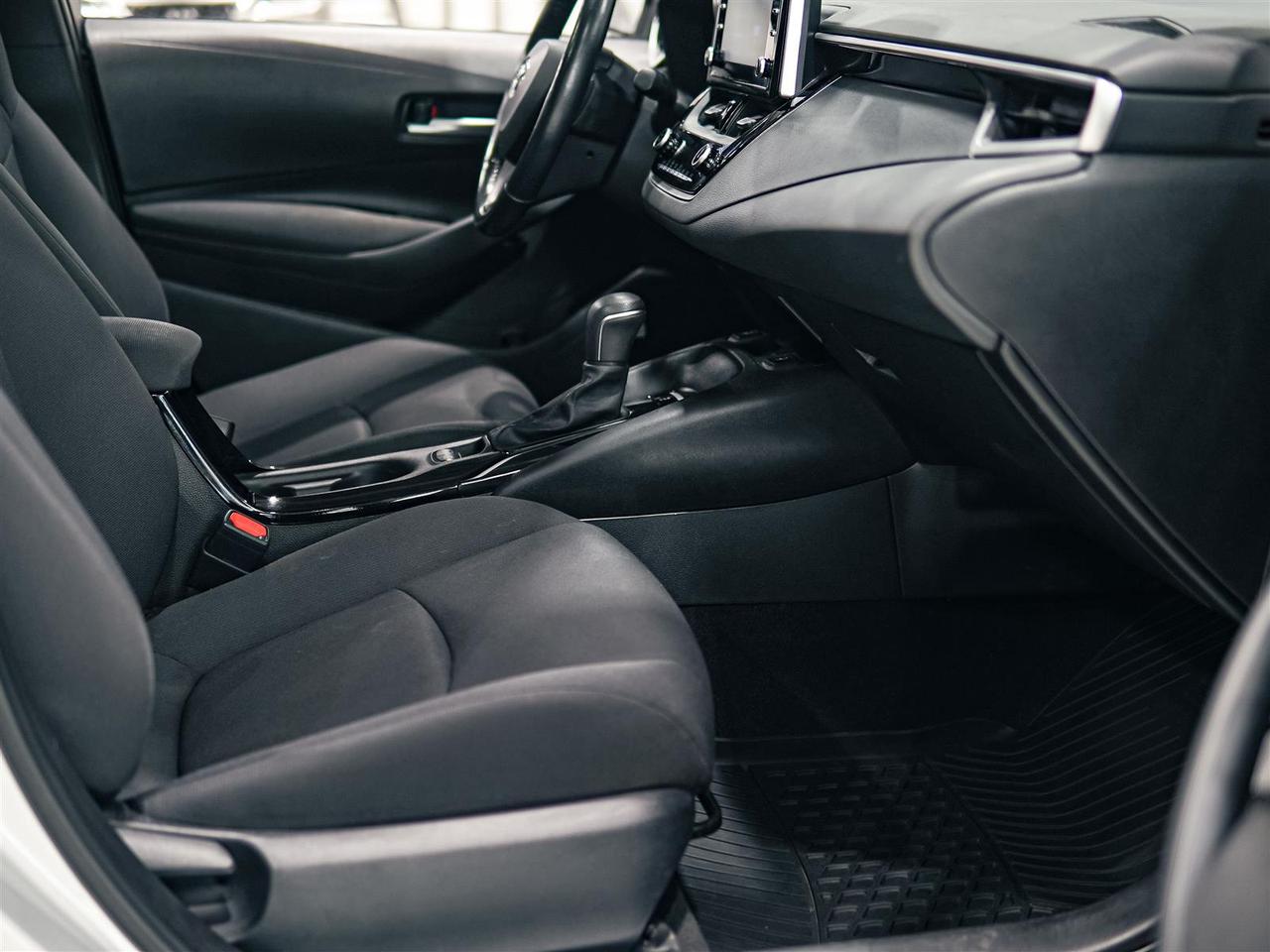 2021 Toyota Corolla LE | UPGRADE | SUNROOF | NO ACCIDENTS Photo