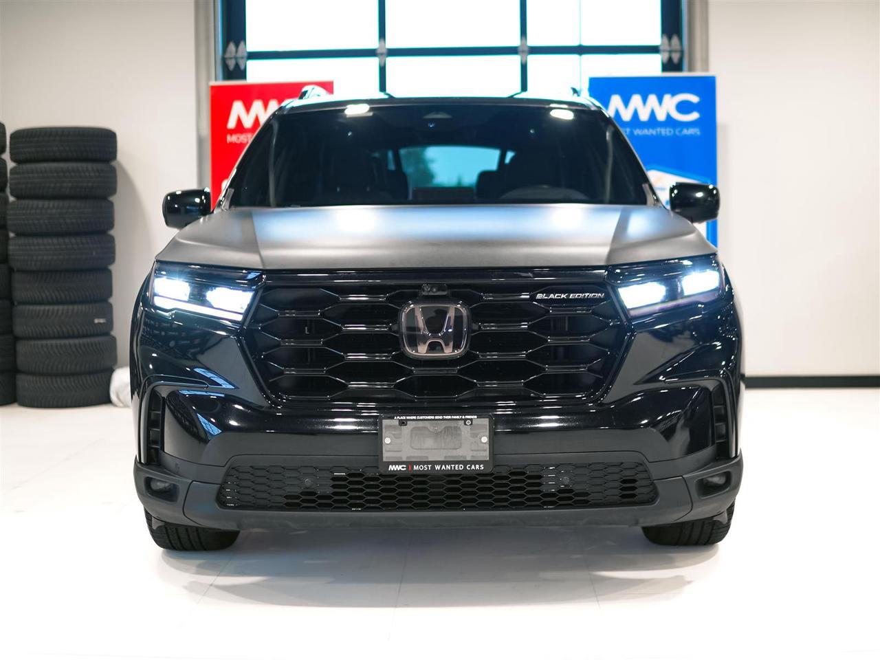 2023 Honda Pilot BLACK EDITION AWD | LEATHER | 8 PASS | NO ACCIDENTS Photo