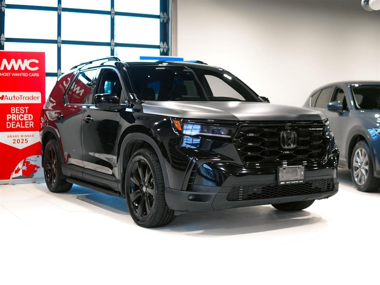 2023 Honda Pilot BLACK EDITION AWD | LEATHER | 8 PASS | NO ACCIDENTS Photo
