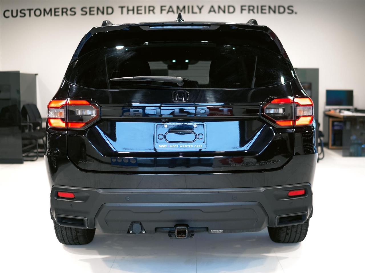 2023 Honda Pilot BLACK EDITION AWD | LEATHER | 8 PASS | NO ACCIDENTS Photo