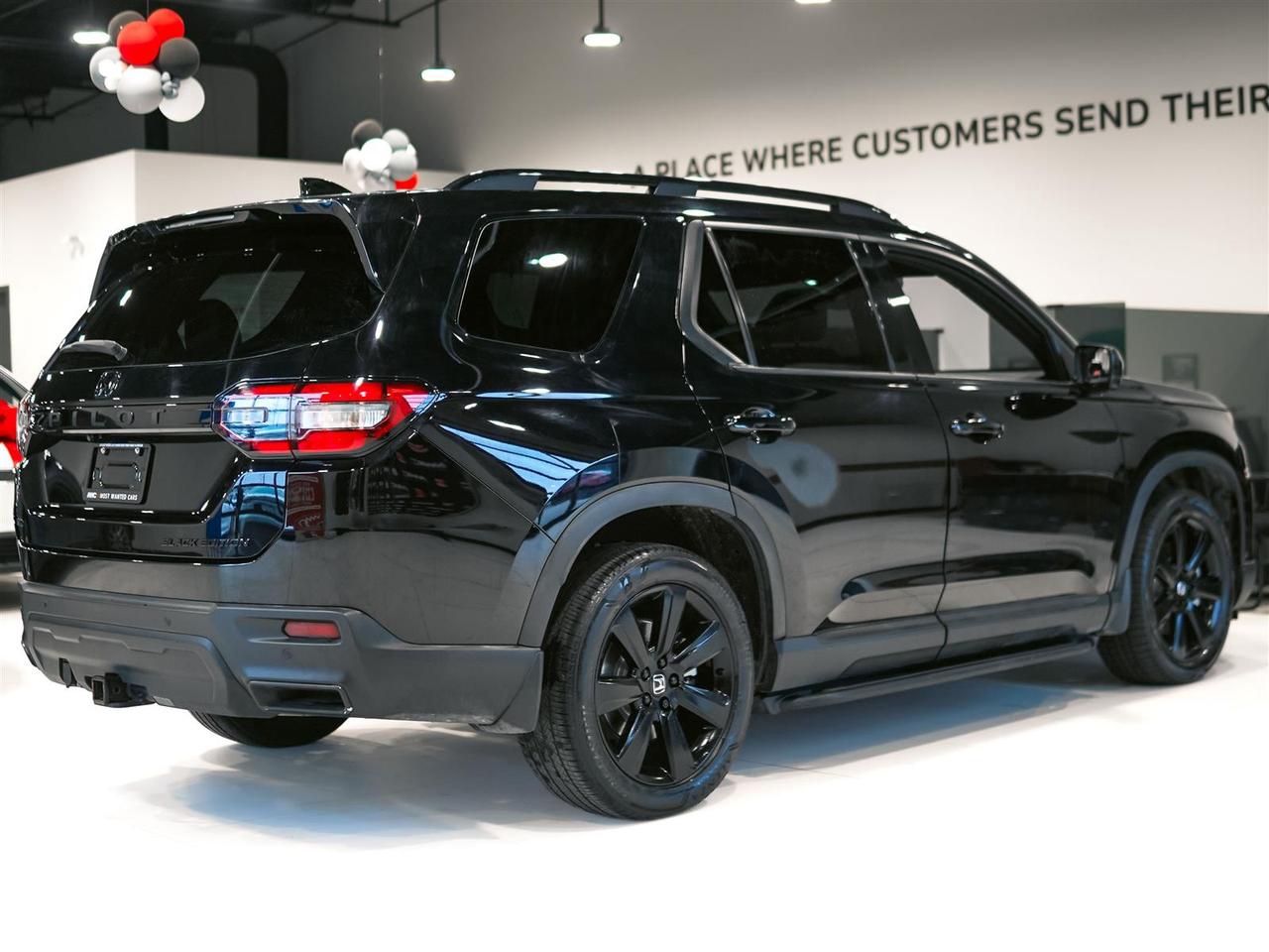 2023 Honda Pilot BLACK EDITION AWD | LEATHER | 8 PASS | NO ACCIDENTS Photo