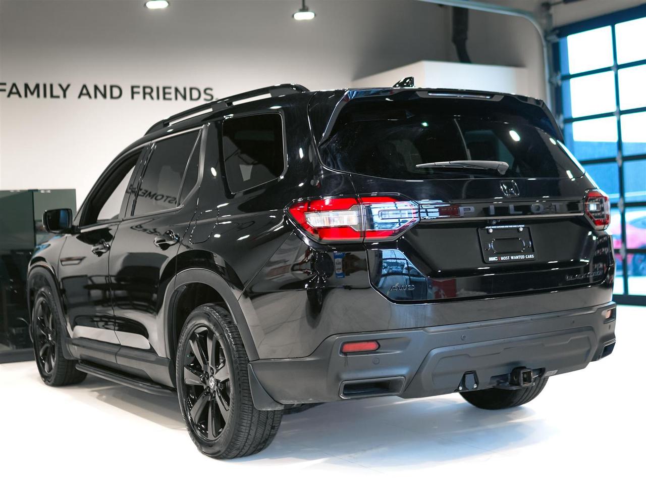 2023 Honda Pilot BLACK EDITION AWD | LEATHER | 8 PASS | NO ACCIDENTS Photo