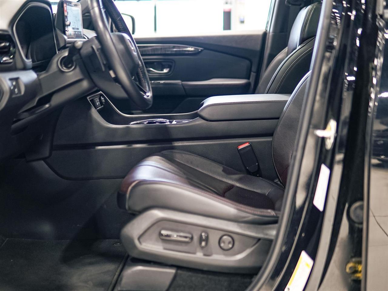2023 Honda Pilot BLACK EDITION AWD | LEATHER | 8 PASS | NO ACCIDENTS Photo