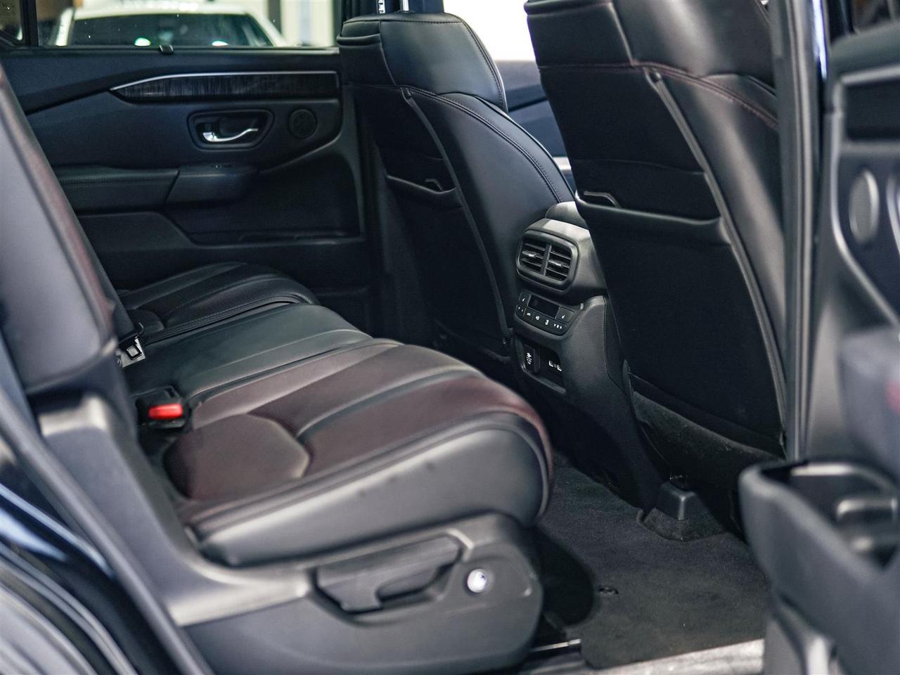 2023 Honda Pilot BLACK EDITION AWD | LEATHER | 8 PASS | NO ACCIDENTS Photo