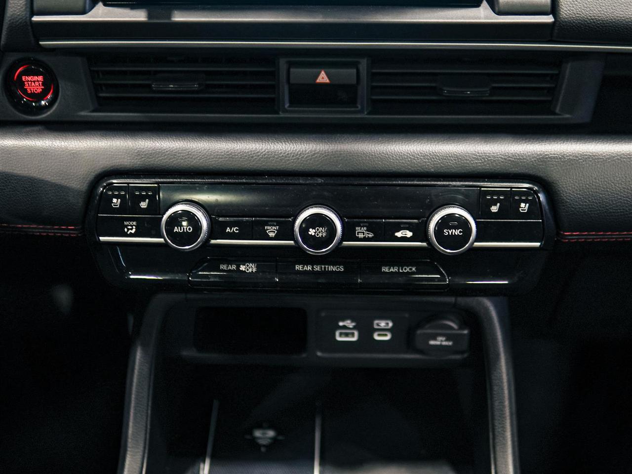 2023 Honda Pilot BLACK EDITION AWD | LEATHER | 8 PASS | NO ACCIDENTS Photo