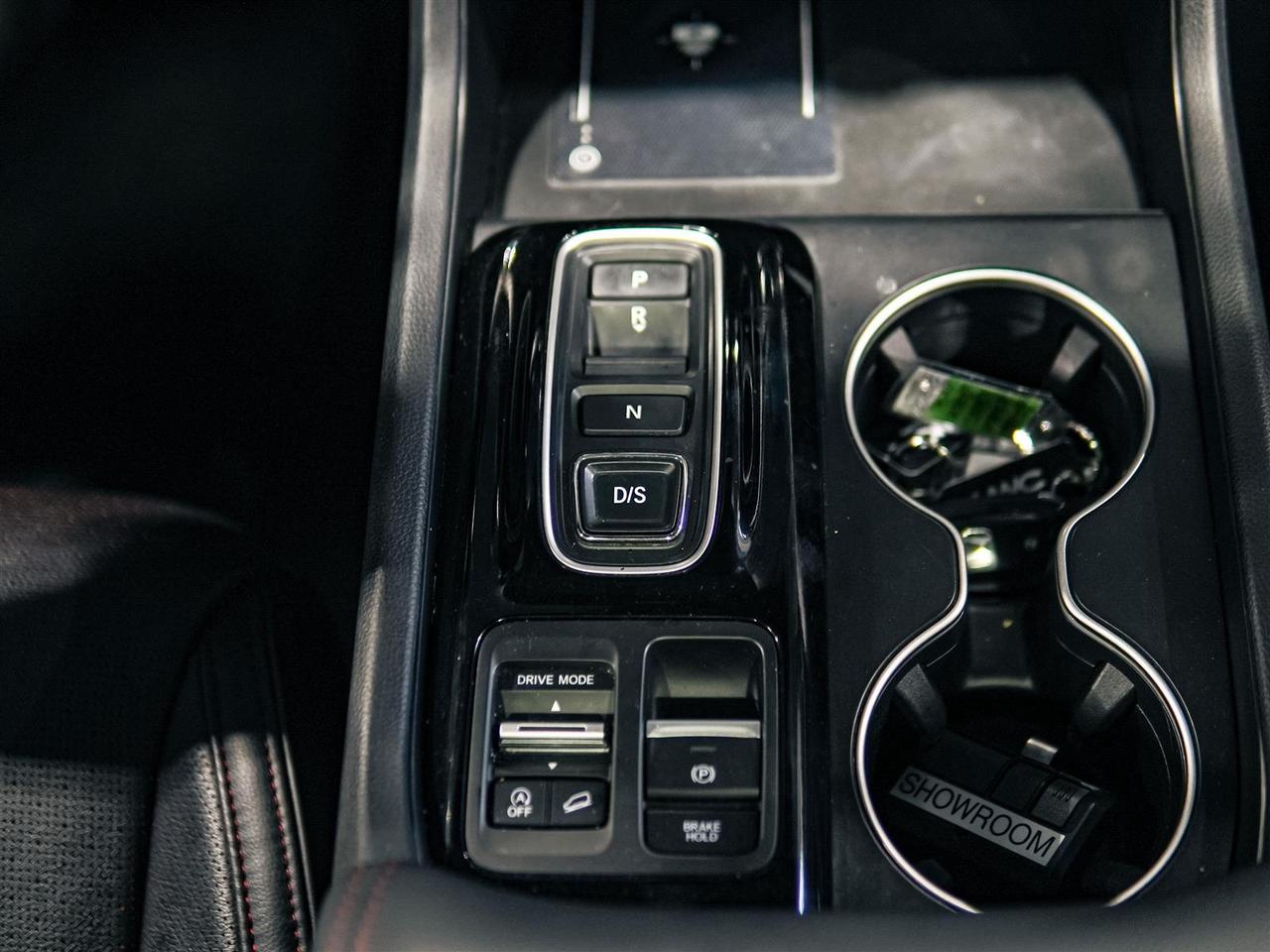 2023 Honda Pilot BLACK EDITION AWD | LEATHER | 8 PASS | NO ACCIDENTS Photo