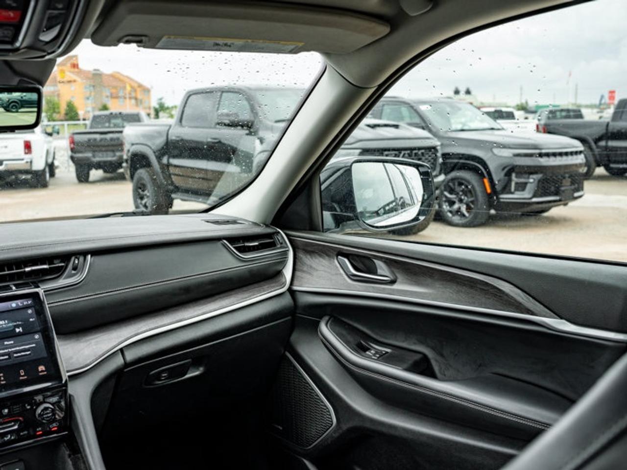 2021 Jeep Grand Cherokee L Limited Photo