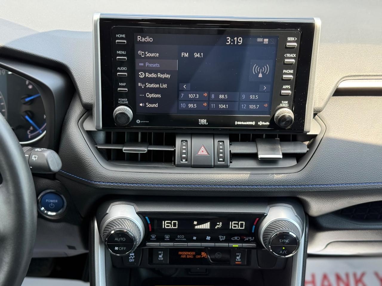 2020 Toyota RAV4 XLE Photo