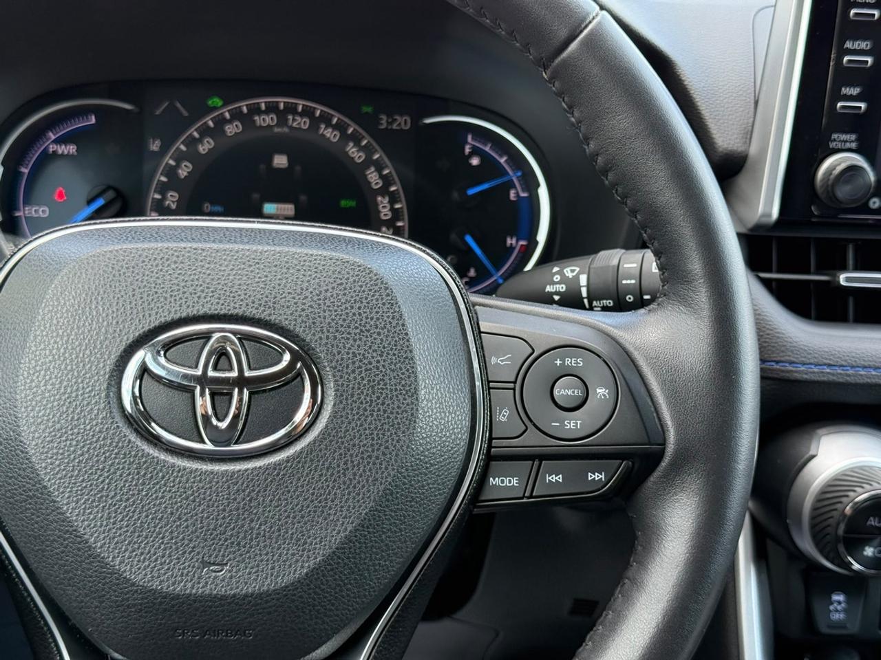 2020 Toyota RAV4 XLE Photo