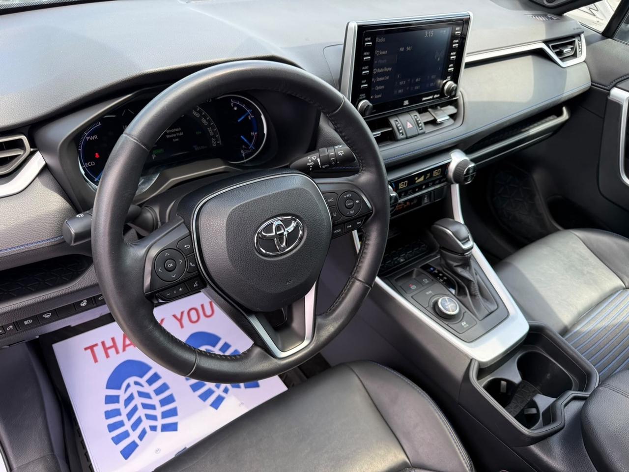2020 Toyota RAV4 XLE Photo