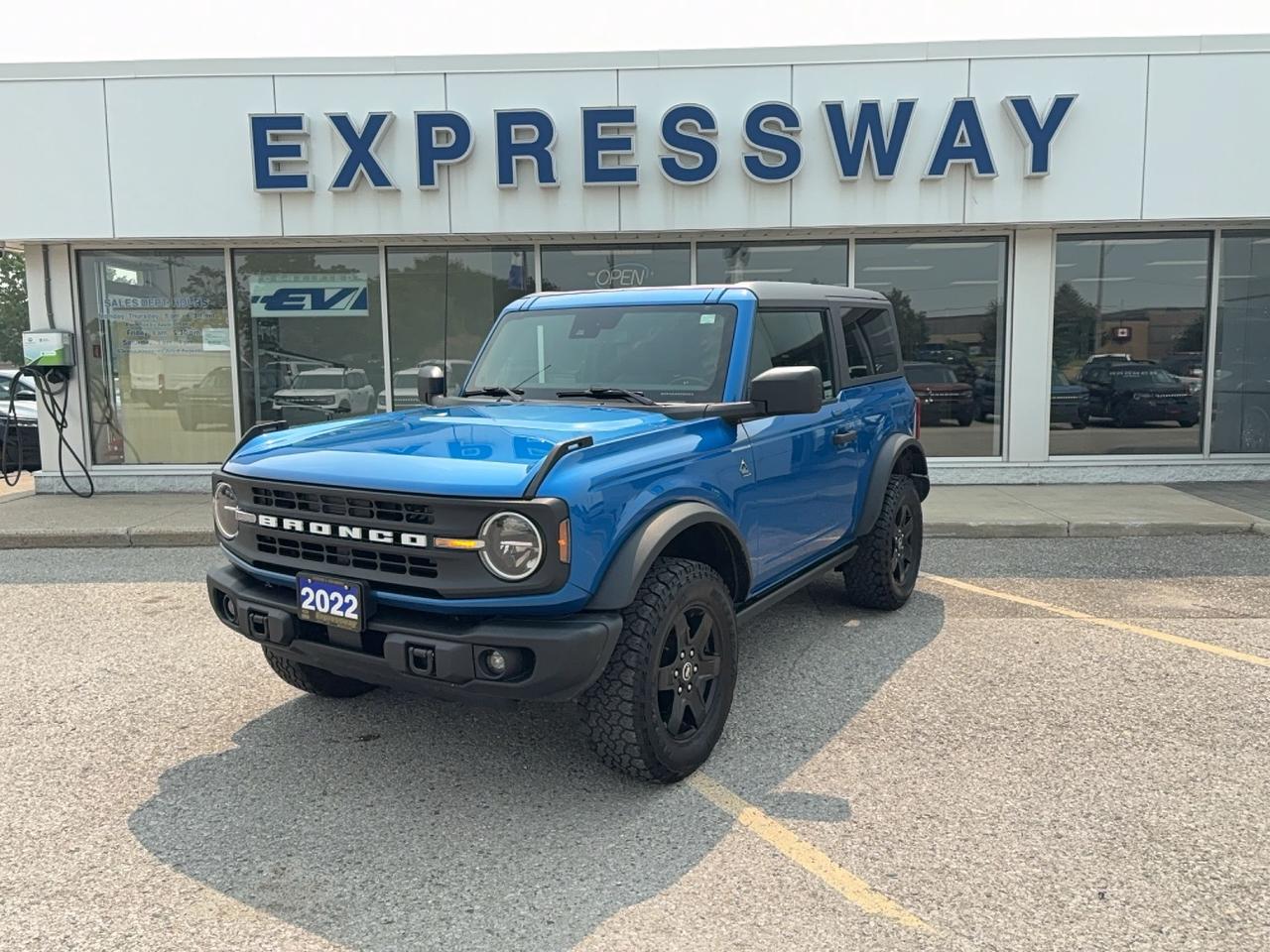 2022 Ford Bronco BLACK DIAMOND! HARD TOP! HEATED SEATS, 2-DOOR! Photo