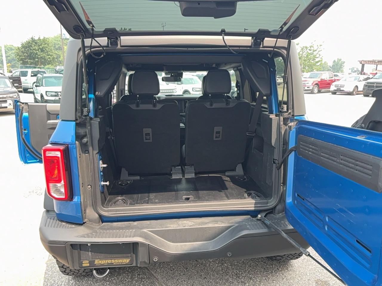 2022 Ford Bronco BLACK DIAMOND! HARD TOP! HEATED SEATS, 2-DOOR! Photo