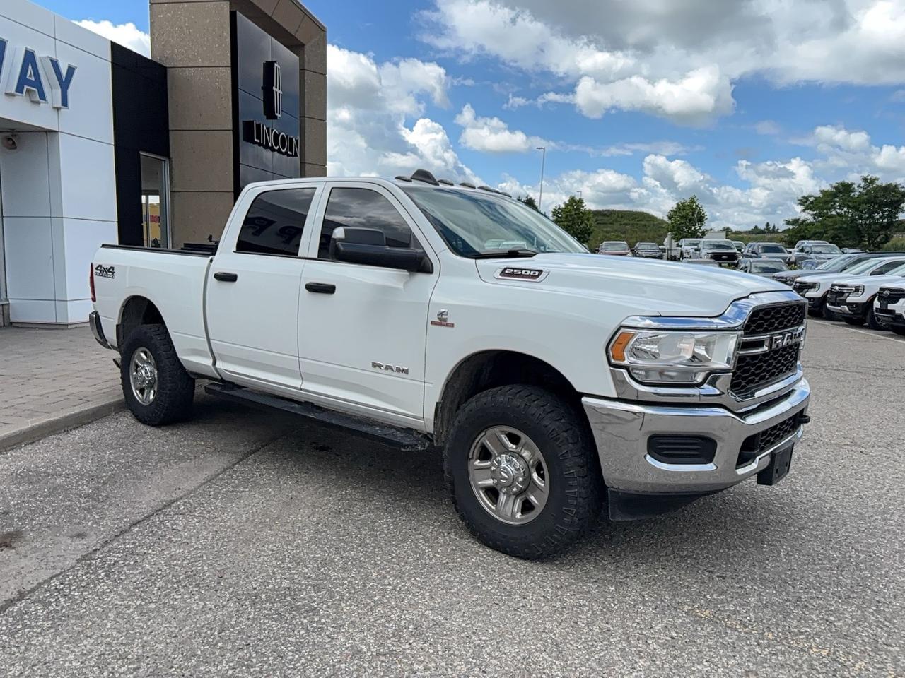 2019 RAM 2500 LOCAL TRADE, DIESEL, OFF-ROAD PACK, CHROME PACK! Photo2