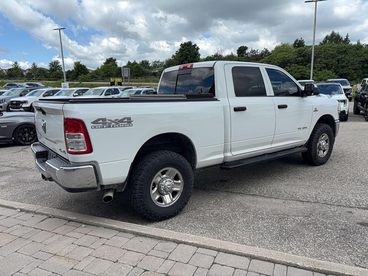 2019 RAM 2500 LOCAL TRADE, DIESEL, OFF-ROAD PACK, CHROME PACK! Photo4