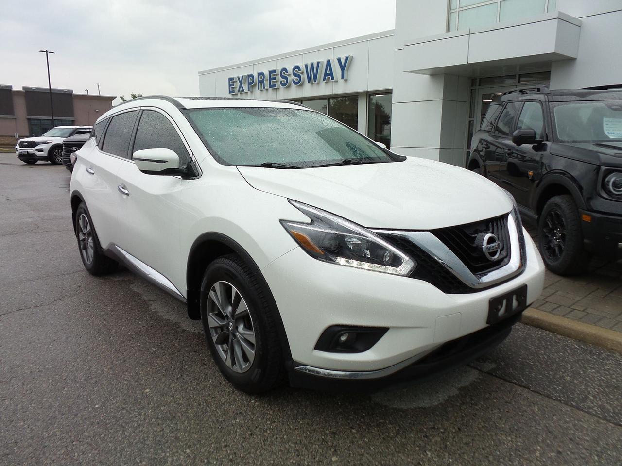 2018 Nissan Murano SV, AWD, MOONROOF, HEATED SEATS, AS TRADED! Photo3