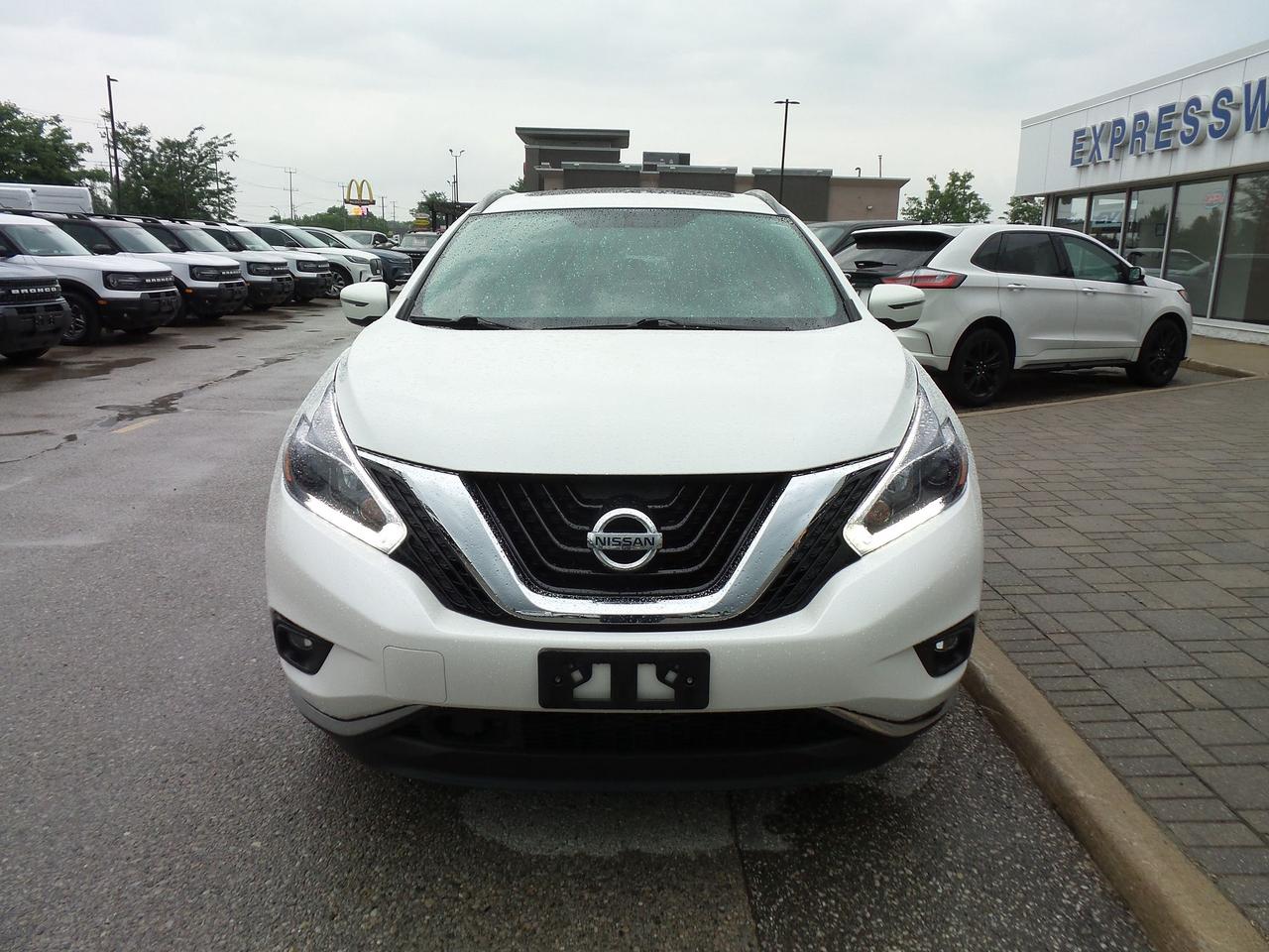 2018 Nissan Murano SV, AWD, MOONROOF, HEATED SEATS, AS TRADED! Photo2