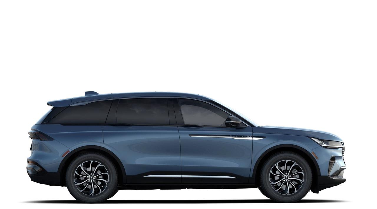 2026 Lincoln Nautilus Premiere AWD Photo4