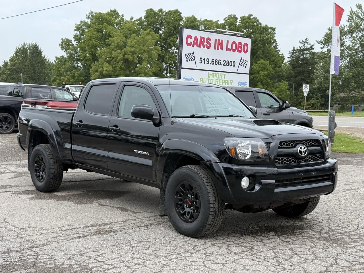 2011 Toyota Tacoma 4WD DoubleCab V6 Auto Photo0