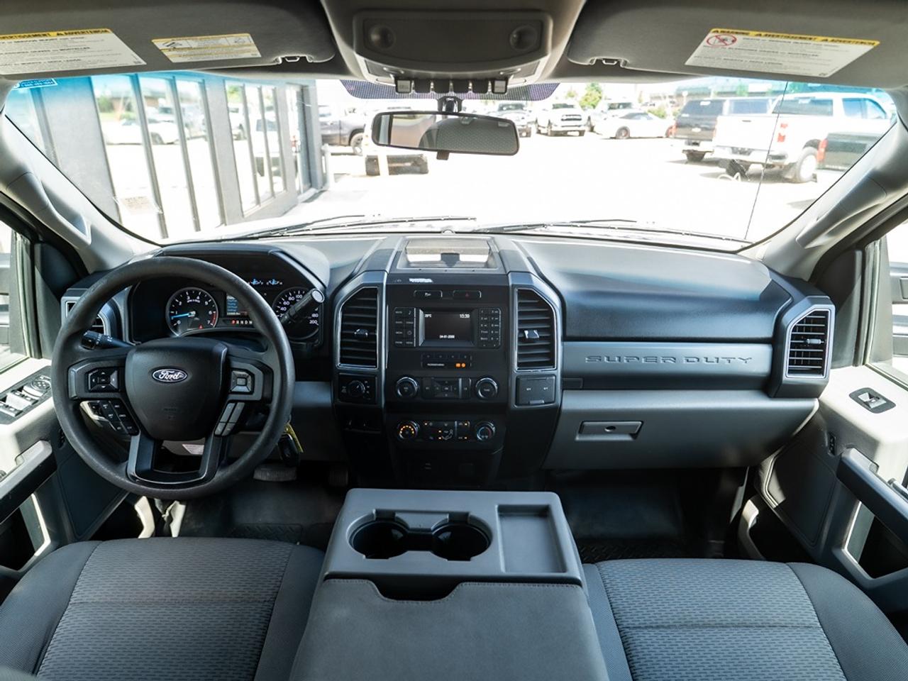 2019 Ford SUPER DUTY F-350 SRW XLT 4WD SuperCab 8' Box Photo7