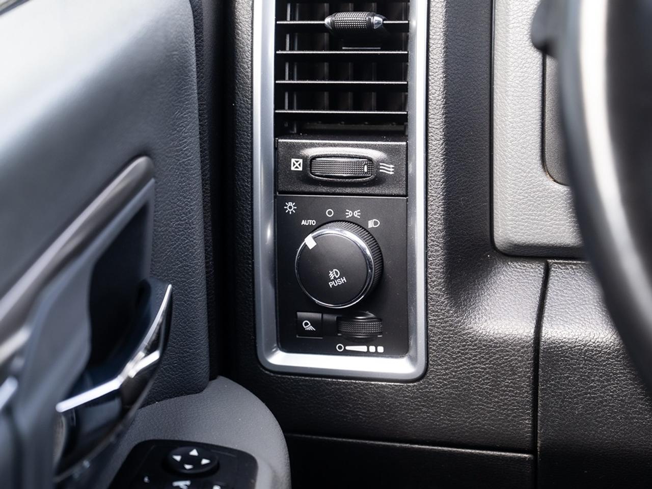 2017 RAM 2500 SLT Photo11
