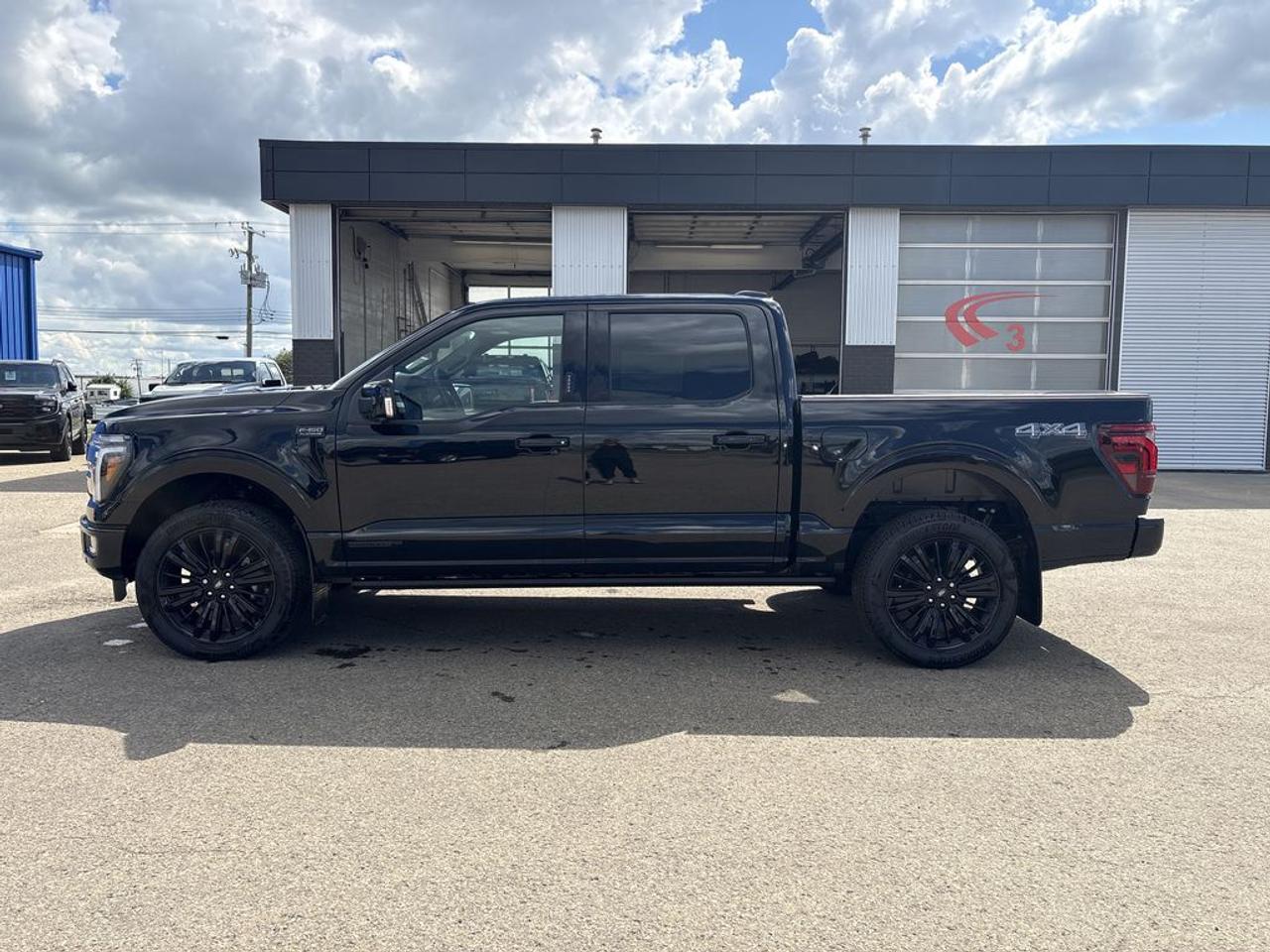 2026 Ford F-150 PLATINUM 5.5' Box 702A Photo3