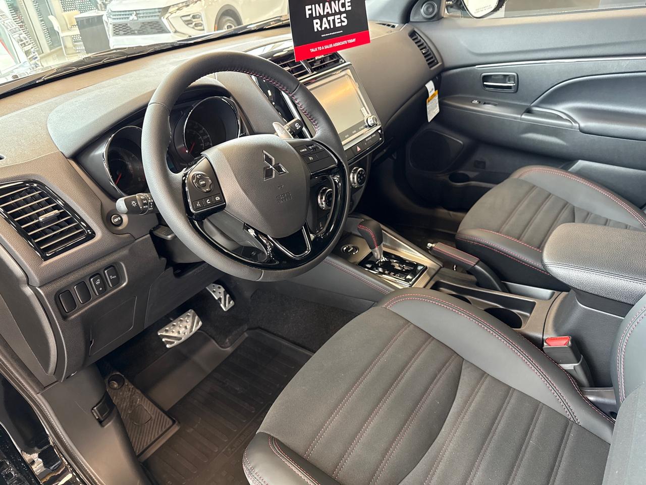 2026 Mitsubishi RVR NOIR Photo