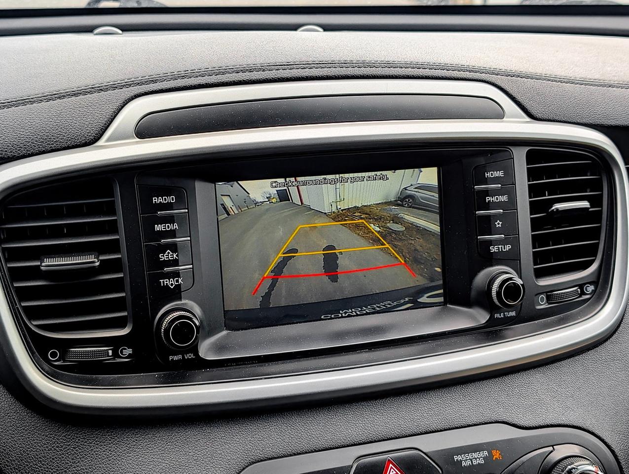 2020 Kia Sorento 2.4L LX Photo