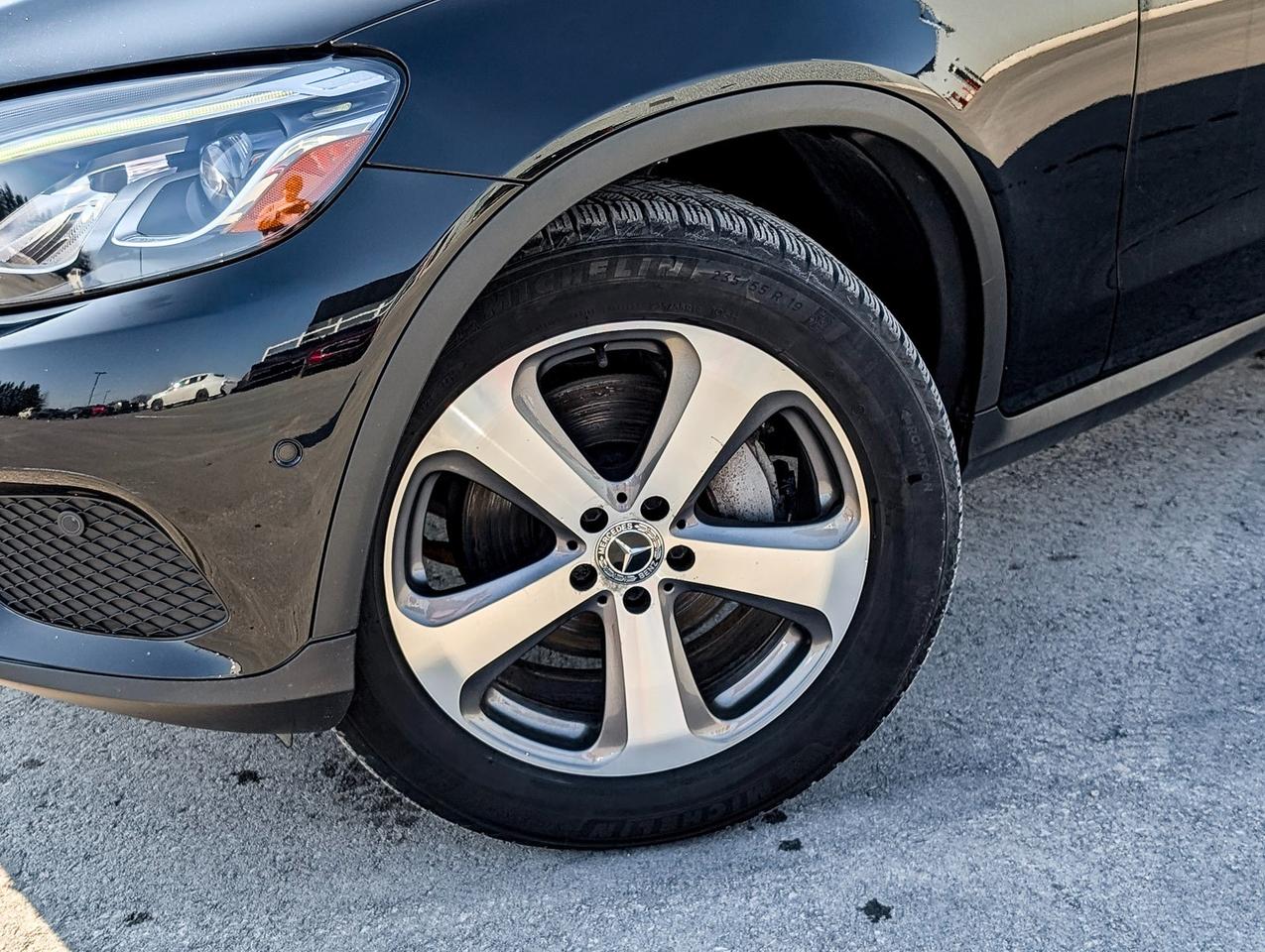 2019 Mercedes GLC 300 Photo