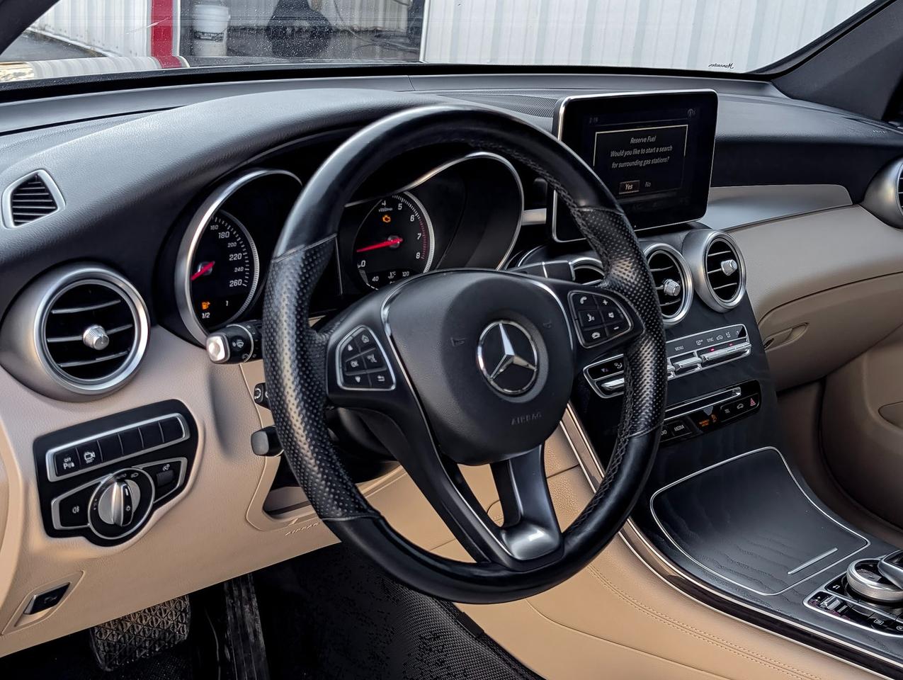 2019 Mercedes GLC 300 Photo