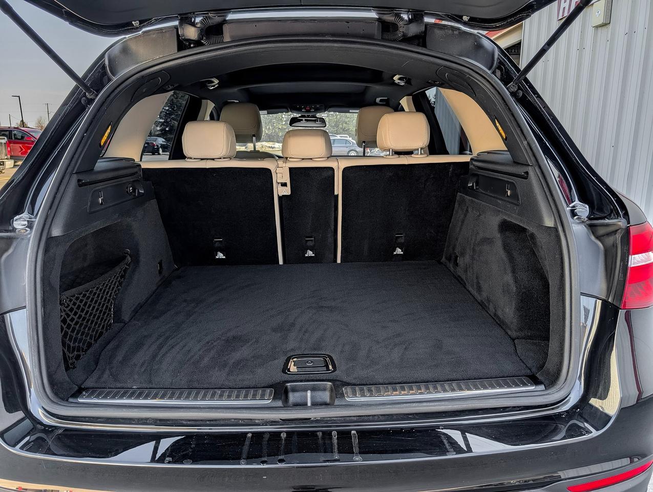 2019 Mercedes GLC 300 Photo