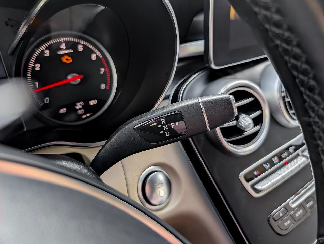 2019 Mercedes GLC 300 Photo