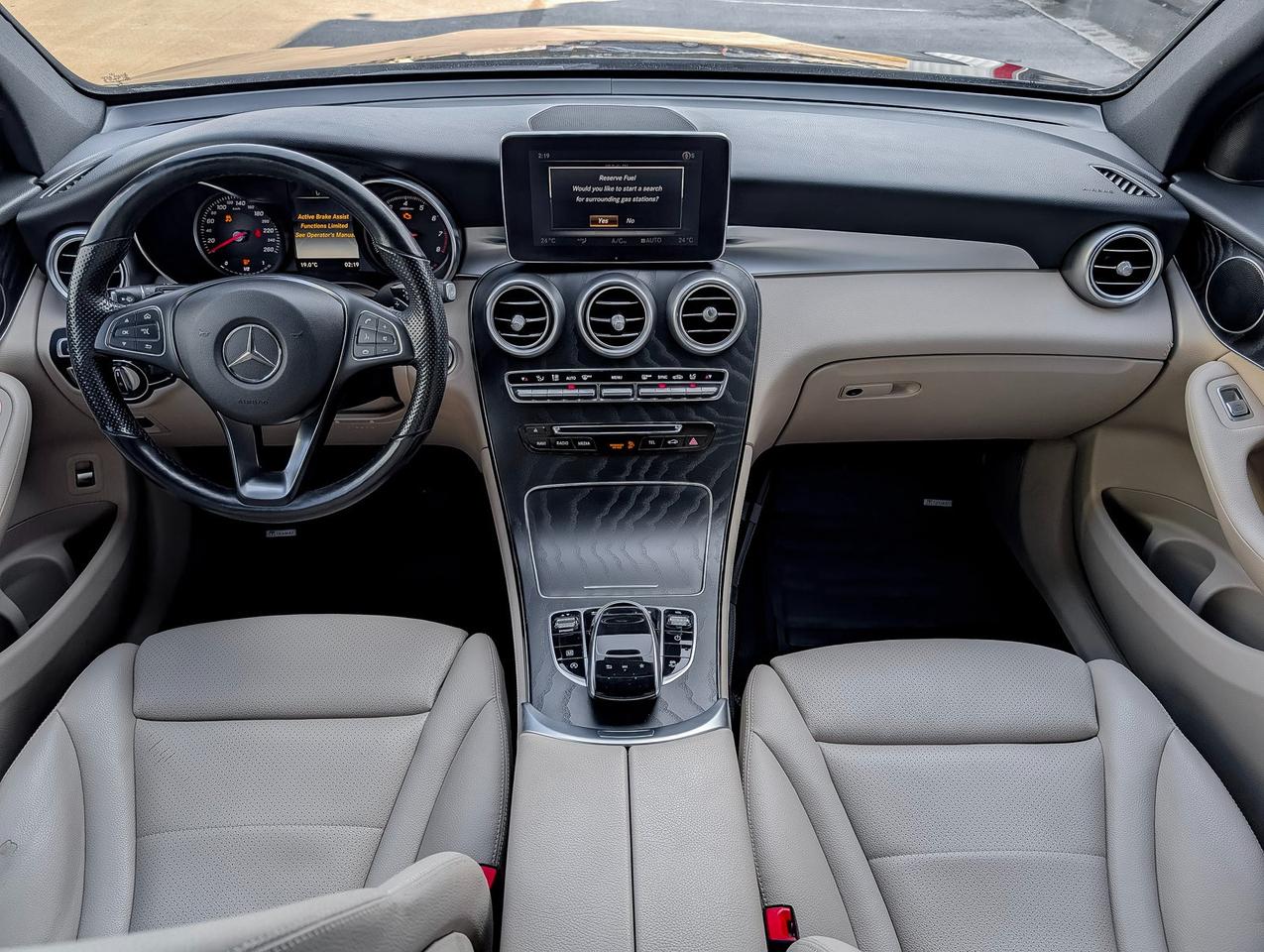 2019 Mercedes GLC 300 Photo