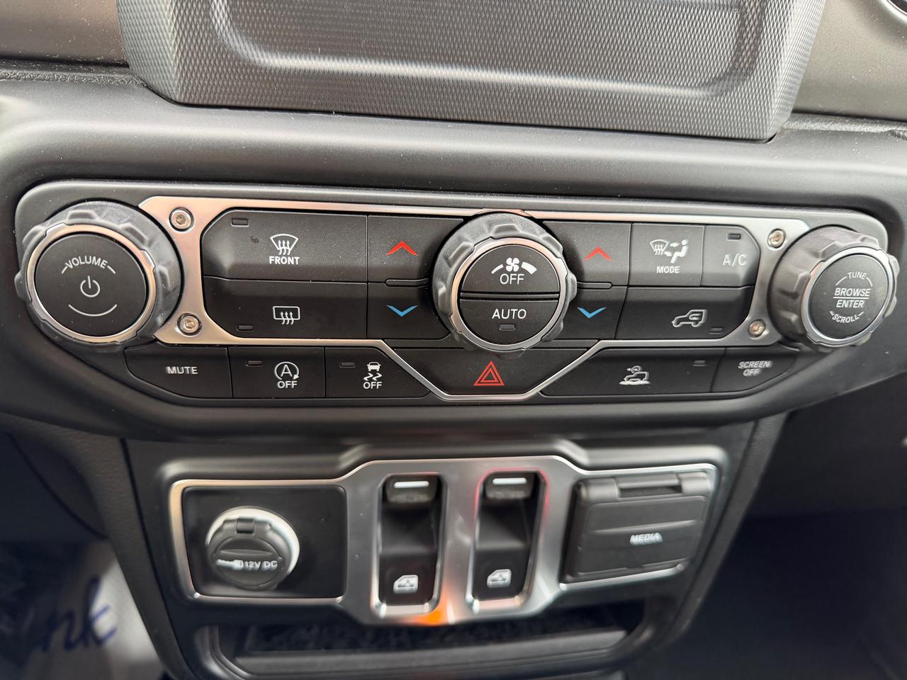 2022 Jeep Wrangler SPORT Photo