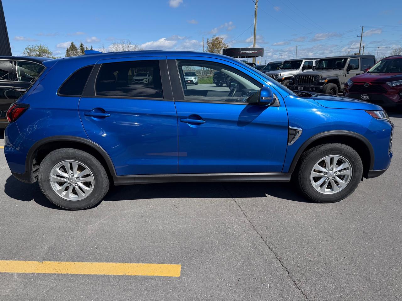 2023 Mitsubishi RVR SE Photo