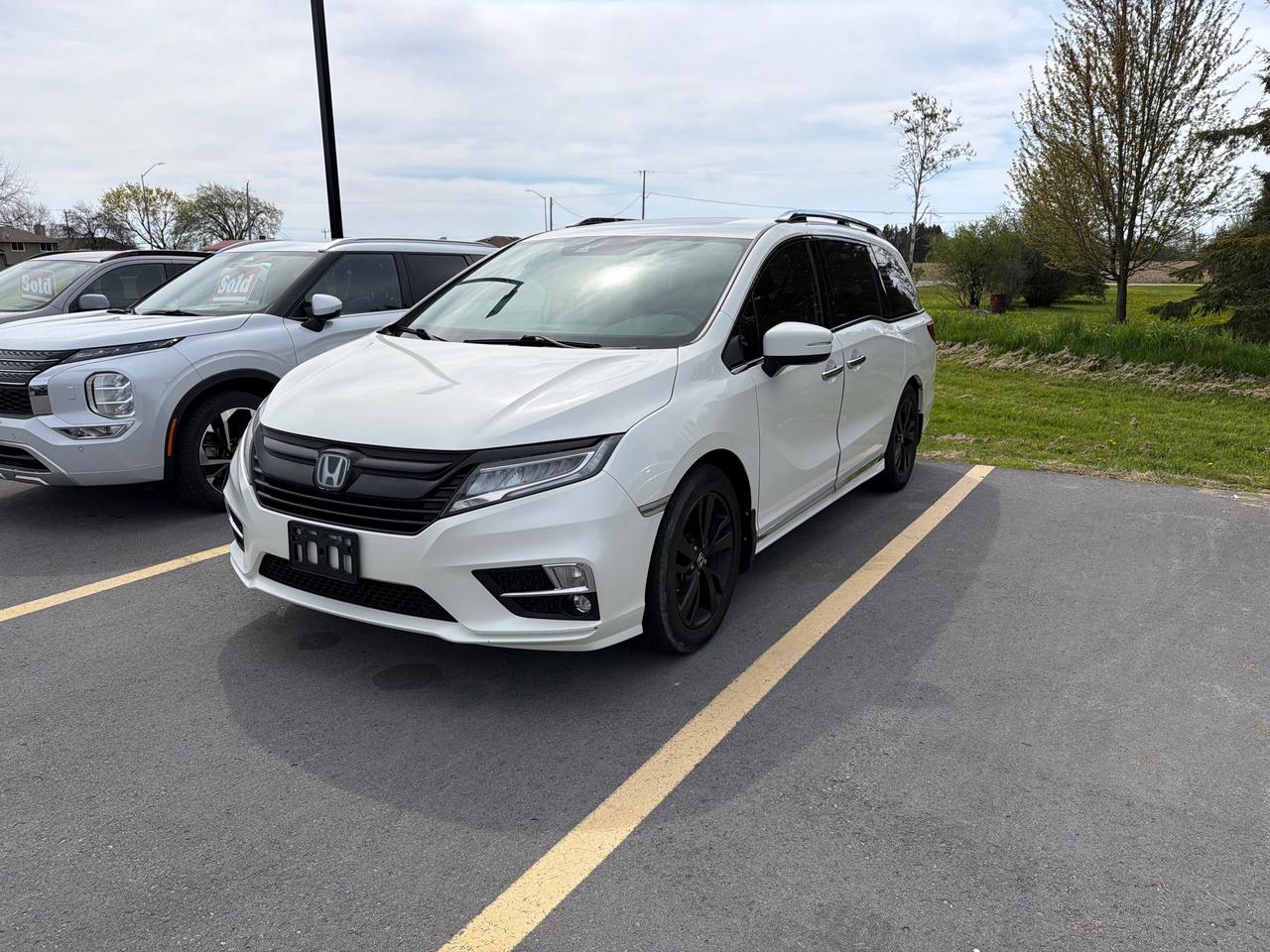 2018 Honda Odyssey Touring Photo0