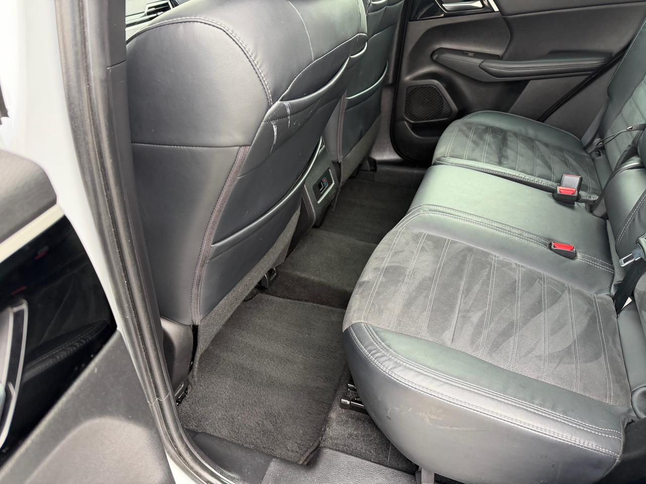 2022 Mitsubishi Outlander LE Photo