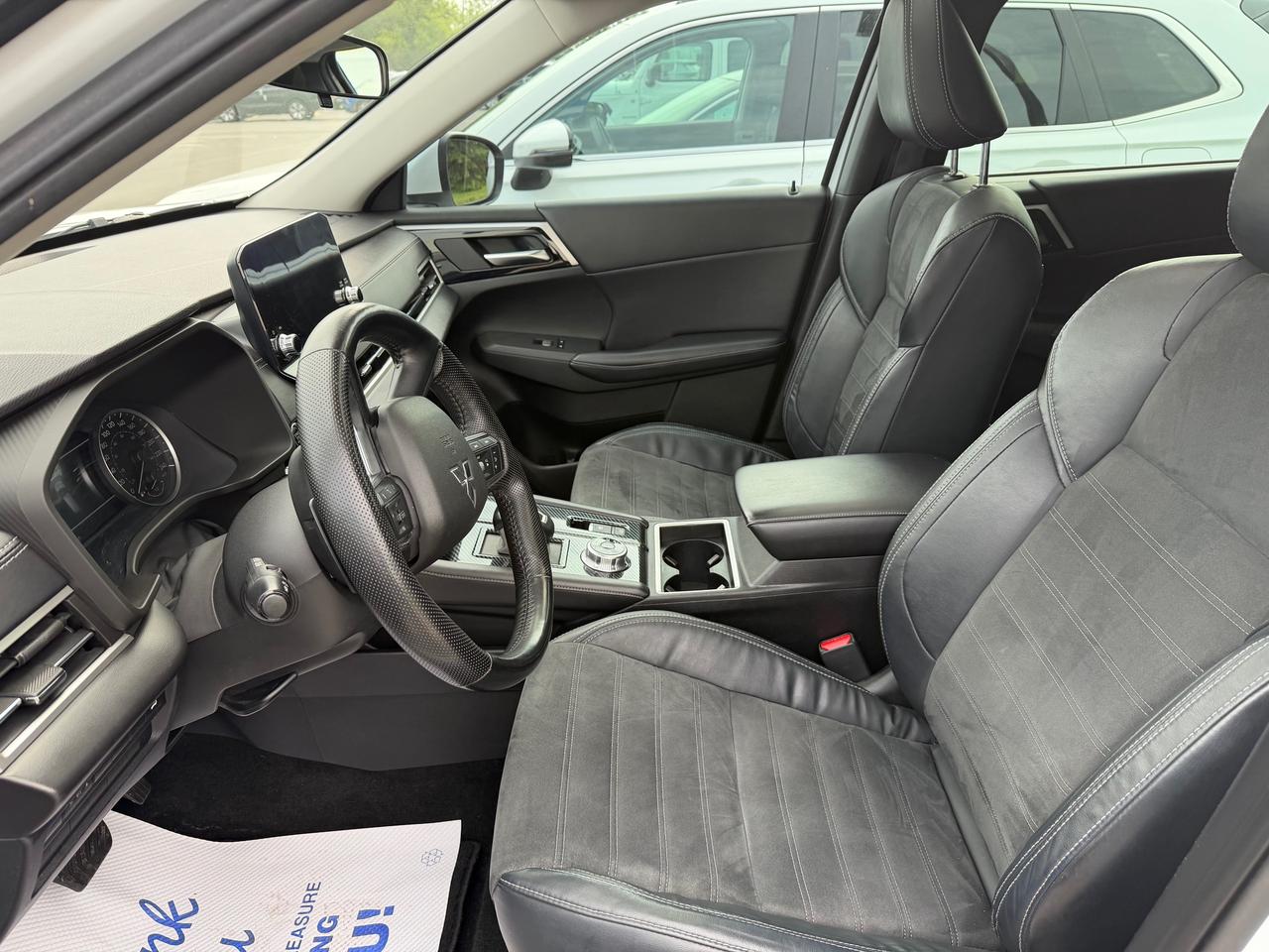 2022 Mitsubishi Outlander LE Photo