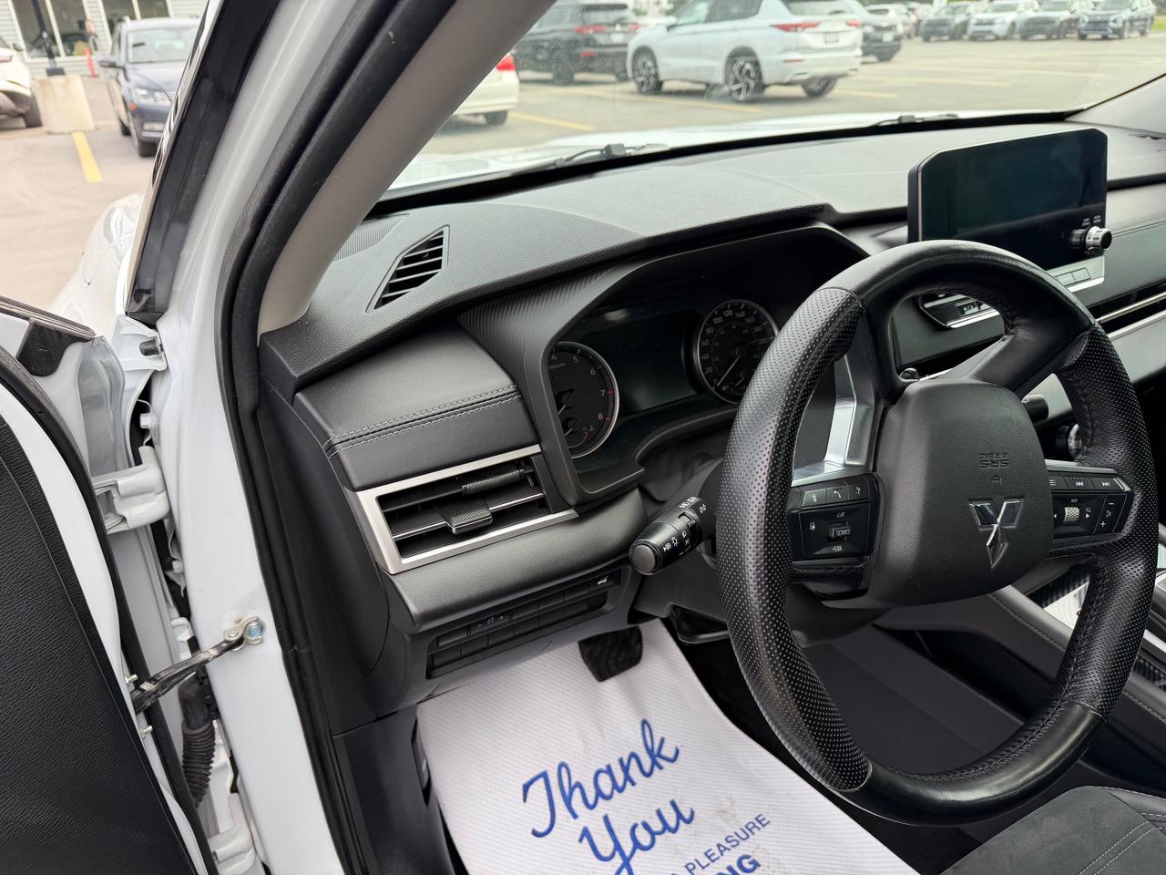 2022 Mitsubishi Outlander LE Photo