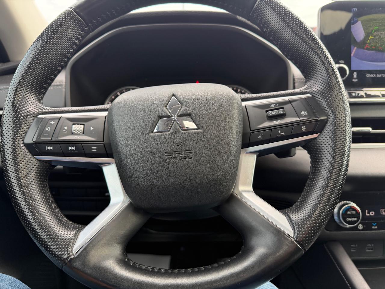 2022 Mitsubishi Outlander LE Photo
