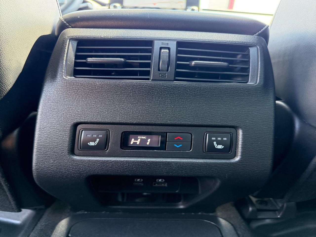 2023 Mitsubishi Outlander Plug-In Hybrid GT Photo