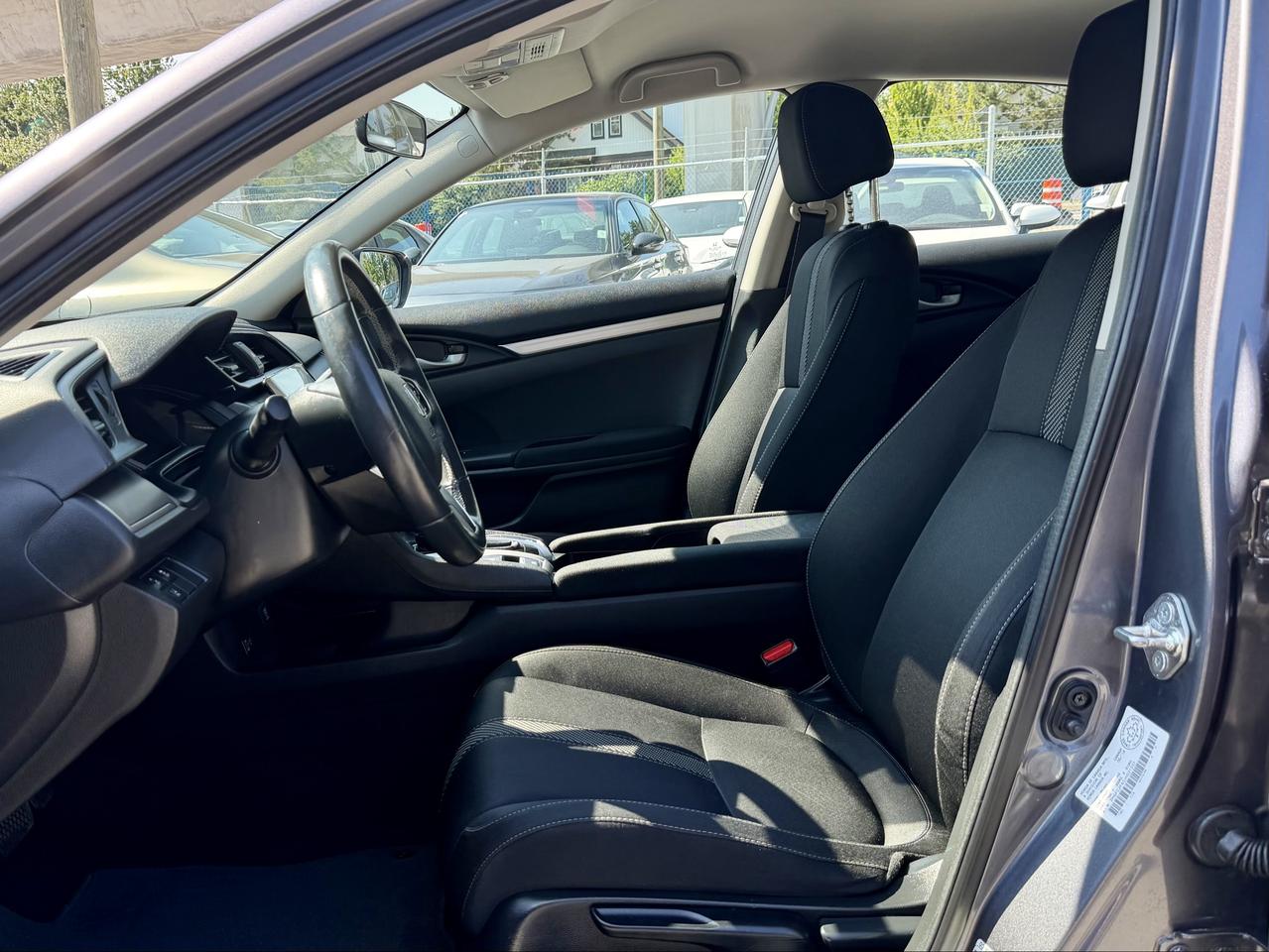 2018 Honda Civic FINANCING AVAILABLE Photo9
