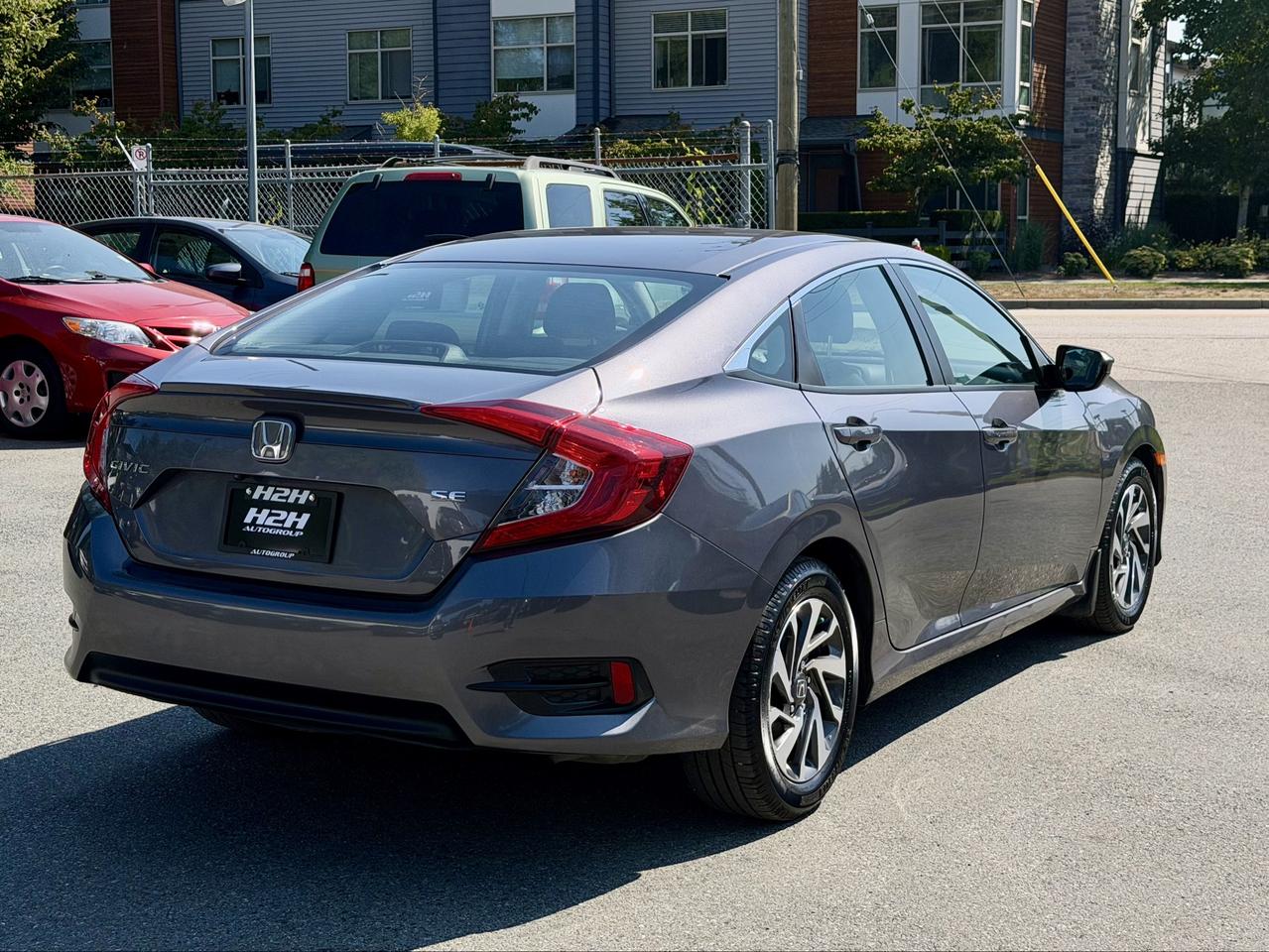 2018 Honda Civic FINANCING AVAILABLE Photo5